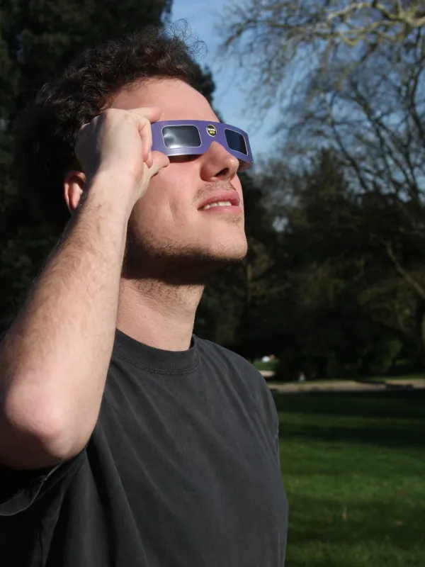 Produit 300 lunettes de protection pour l'observation de l'éclipse Image